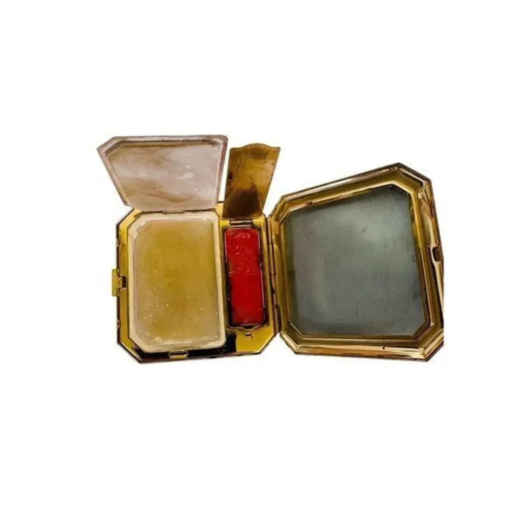 Vintage Elgin American‎ Embroidery Brass Compact Pink Floral 2.5